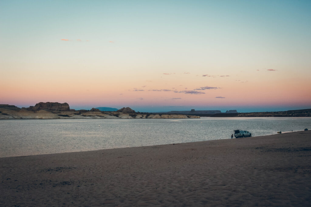 Lone Rock Beach Camping, ouest américain