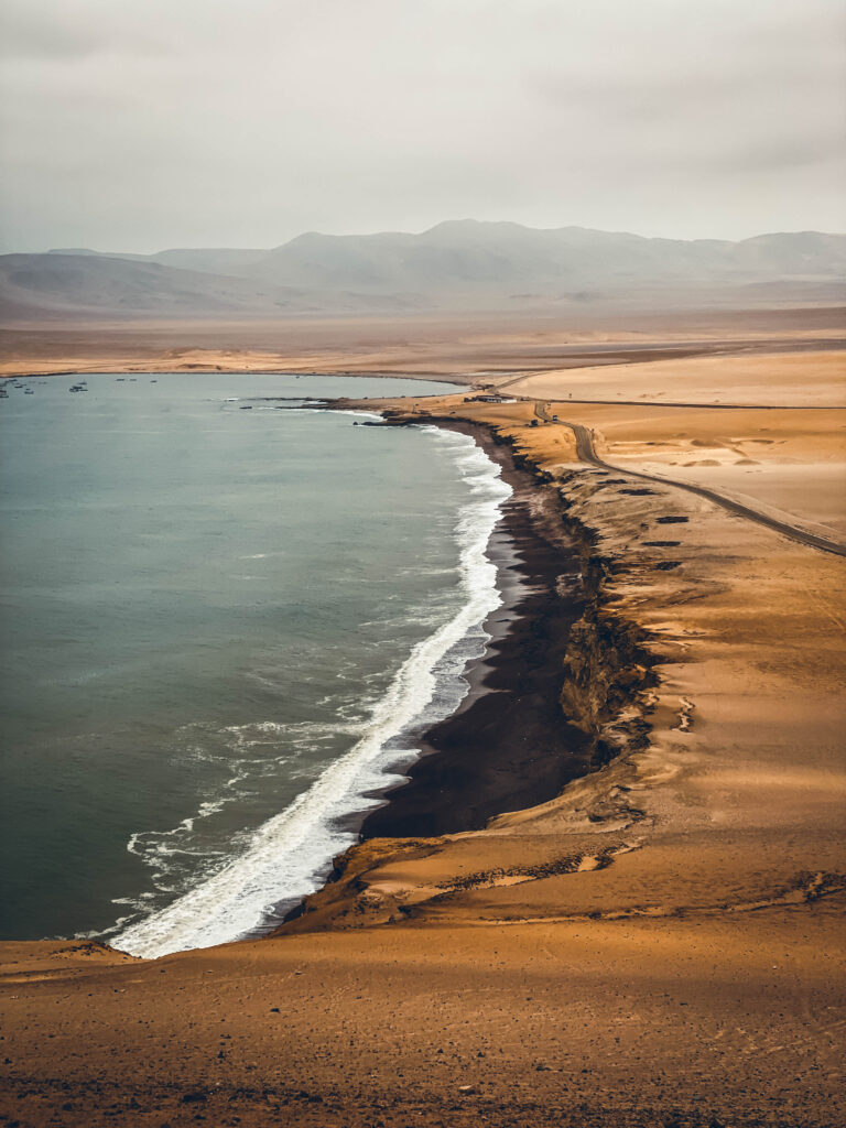 Playa Roja Paracas, Pérou