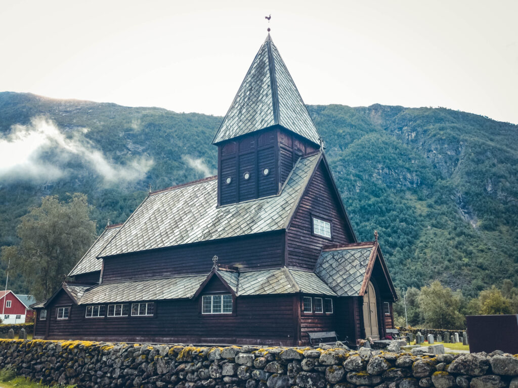 Eglise en bois debout Roldal Norvège