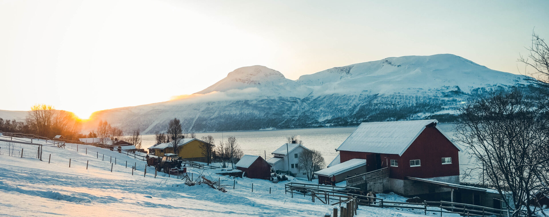Nordre Hestnes Gård, ferme près de Tromsø en Norvège